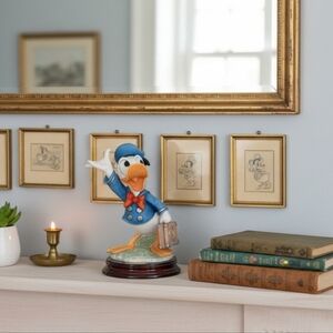 Florence Giuseppe Armani Disney Donald Duck Figure 1268C